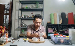Chàng trai Hà Nội sáng tạo cả kho đồ chơi từ rác thải: "Mình làm không xuể, vì lượng rác quá nhiều"