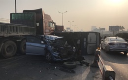 5 ô tô tai nạn liên hoàn trên cầu Thanh Trì