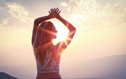 Căng thẳng, kiệt sức vì công việc: Chuyên gia tâm lý tư vấn 5 thói quen nhỏ giúp bạn thoát khỏi "mối tơ vò", ai cũng nên thực hiện đều đặn