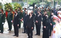 Ảnh: Lãnh đạo Đảng, Nhà nước viếng nguyên Tổng Bí thư Lê Khả Phiêu