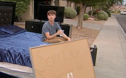 Phạt con kiểu "lạ đời", hai vợ chồng chấp nhận để con ngủ trên sàn nhà để có bài học nhớ đời