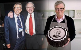 Nhân dịp sinh nhật thứ 90 của Warren Buffett, bạn thân Bill Gates "chơi lớn" khi tự tay vào bếp làm quà tặng đặc biệt này kèm theo vô vàn lời khen có cánh