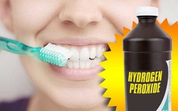 Học cách sử dụng hdrogen peroxide để làm trắng răng như trên Tik Tok: Chuyên gia khuyến cáo cần hết sức cẩn trọng!