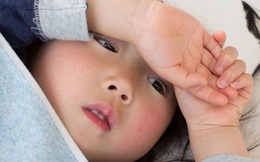 Trẻ 13 tuổi nguy kịch vì sốt xuất huyết ở Trà Vinh: 4 trường hợp nhất định bố mẹ phải đưa con đi viện