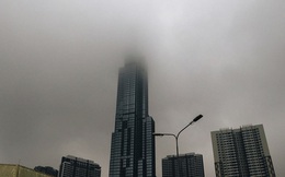 Ảnh: Tòa nhà Landmark81 "mất tích" trong sương mù, trời Sài Gòn se se lạnh vào sáng đầu tuần