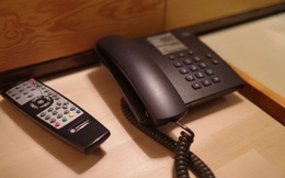 Những món đồ long lanh tưởng vô hại nhưng chứa cực nhiều vi khuẩn trong khách sạn