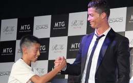 Từng bị đám đông cười nhạo, cậu bé Nhật Bản đổi đời sau lời nói chân thành của Ronaldo