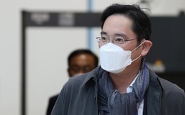 Thái tử Samsung lĩnh án 2,5 năm tù, bị bắt ngay tại tòa