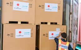 Việt Nam tiếp nhận 300 tủ lạnh bảo quản vaccine do Nhật tài trợ