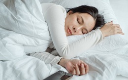 Người Nhật khỏe mạnh và sống lâu nhờ không dùng một đồ vật quen thuộc trong lúc ngủ