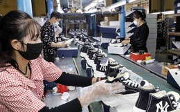 Việt Nam xuất khẩu giày vải vượt xa Trung Quốc