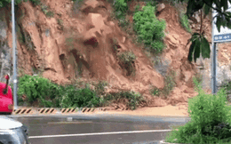 Bình Định: Hãi hùng cảnh xe tải đang lên dốc thì núi sạt lở, đá ào ào đổ xuống