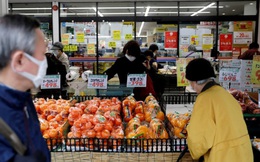 Cách người Nhật Bản 'chống chọi' với giá xăng dầu và mọi thứ tăng cao: Đi bộ, tự trồng rau, hủy bỏ các chuyến du lịch