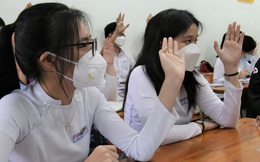 Ảnh: Học sinh lớp 12 ở Đà Nẵng hào hứng trong ngày đầu đến trường sau kỳ "nghỉ hè" dài hơn nửa năm