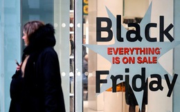 Hiểu cách người bán 'làm giá' hàng sale trong Black Friday để tránh mua sắm lãng phí