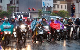 Có nên cấm lưu thông xe máy tại Hà Nội, TP HCM vào năm 2030?