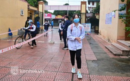 Chùm ảnh: Huyện duy nhất ở Hà Nội cho học sinh đi học trở lại; bố trí phòng riêng nếu có biểu hiện ho, sốt