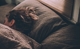 "Tại sao những người giả vờ ngủ lại khó gọi dậy hơn những người ngủ thật?" Câu trả lời gây bất ngờ!