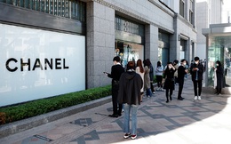 Chanel có sức hút không tưởng với người Hàn: Dựng lều, quấn chăn, đứng xếp hàng rệu rã từ 5h sáng và còn hơn thế nữa