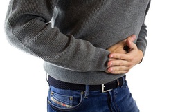 Bất kể người lớn hay trẻ em, nếu thấy có dấu hiệu đau lưng hoặc đau bụng kèm theo vài dấu hiệu khác thì đừng coi thường!