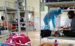 "Nhật ký" xúc động của người mẹ ở cùng con trong khu cách ly