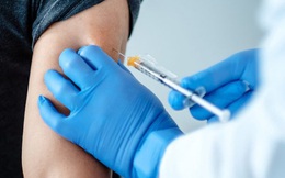 GS.TS. Vương Lập Tường: Trước khi tiêm vắc xin Covid-19 đừng quên 3 điều quan trọng nhất, ai có nguy cơ cao khi tiêm?