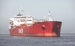 Hàng loạt tàu chở dầu siêu trọng 'chờ chết' trên các bãi biển ở châu Á