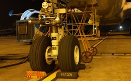 "Siêu máy bay" được phát hiện rách lốp sau hành trình Tân Sơn Nhất - Nội Bài