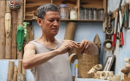 Về hưu sau thời gian làm thiết kế tại Đài truyền hình Việt Nam, người họa sĩ già "hô biến" tre thành món quà tặng trẻ thơ