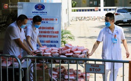 Hơn 200 suất cơm từ thiện được chuyển cho bệnh nhân và người nhà đang cách ly tại bệnh viện K2 Tân Triều