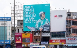 Tặng mỗi quận một câu “thơ”, quảng cáo ngoài trời của Baemin khiến dân mạng cảm thán: Chơi vậy sao Grab, Gojek chơi lại!