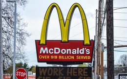 Thiếu nhân công, cửa hàng McDonald tặng iPhone cho người chịu làm việc 6 tháng