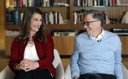 Tỷ phú Bill Gates khẳng định: "Chúng tôi không thể phát triển cùng nhau như 1 cặp vợ chồng", song phát ngôn trước đó của bà Melinda lại khác hẳn