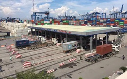 Nóng: UBND TP HCM đề nghị hoãn thu phí hạ tầng cảng biển