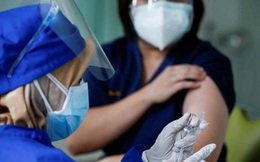 Hàng trăm bác sỹ Indonesia vẫn mắc Covid-19 dù đã tiêm vaccine Sinovac, nghi do biến chủng Delta