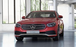 Mercedes-Benz E 180 âm thầm bán tại Việt Nam: Giá 2,05 tỷ đồng, 'cắt' trang bị, động cơ 1.5L yếu hơn Accord