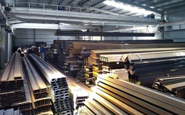 Giá sắt thép tăng cao khiến nhà thầu, chủ đầu tư điêu đứng