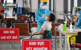[ẢNH]: Cận cảnh dịch vụ test nhanh Covid-19 trong 30 phút ở sân bay Nội Bài cho hành khách đi TP.HCM