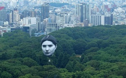 Đầu khổng lồ bay lơ lửng ở Tokyo, người dân khiếp vía trước ngày khai mạc Olympic