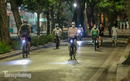 'Né' lực lượng chức năng, người dân Thủ đô rủ nhau tập thể dục lúc 3 giờ sáng