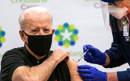 Đại dịch có nguy cơ tái bùng phát, ông Biden mạnh tay với các nhân viên công vụ không chịu tiêm vắc xin