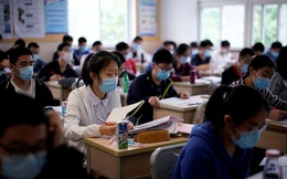 Một thành phố trọng điểm của Trung Quốc cấm học sinh tiểu học thi tiếng Anh: Người dân "không dám nghe theo"