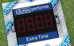 Làm marketing “mặn” như Durex: Biến bảng bù giờ thành ‘ba con sói’ khổng lồ, ngụ ý kéo dài thời gian hưng phấn