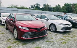 Toyota Camry và Corolla Altis giảm giá mạnh tại đại lý: Giảm nhiều nhất 70 triệu đồng, đón mẫu mới sắp ra mắt