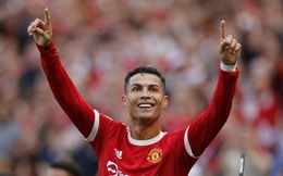 Ghi bàn là chuyện nhỏ, Cristiano Ronaldo còn trở thành "cỗ máy in tiền" cho Manchester United