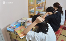 "Quay cuồng" cảnh học online trong gia đình 8 người con ở Hà Nội: Đứa mượn điện thoại, đứa đi học nhờ, đứa tranh thủ học ké khi anh chị được ra chơi
