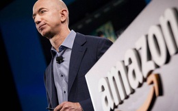 Chuyện chi tiêu "lạ đời" của Jeff Bezos: Tằn tiện dùng lại đồ cũ, chuyên săn hàng sale nhưng "sang tay" mua penthouse khủng 2.100m2, đồng hồ 10.000 năm siêu độc lạ