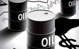 Giá dầu gần chạm 84 USD, cao nhất 2 tháng
