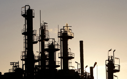 Giá dầu giảm do chốt lời, lo ngại về việc tăng lãi suất