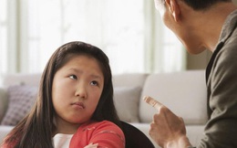 Khen con không đúng lúc bằng 10 lần hại con: Cha mẹ hãy "uốn lưỡi 7 lần" trước khi khen!